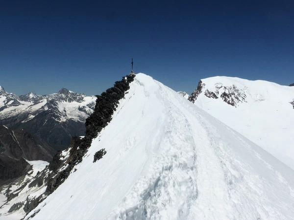 Un 4000 à Saas-Fee : l'Allalinhorn