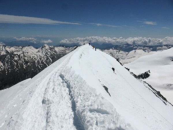 Un 4000 à Saas-Fee : l'Allalinhorn